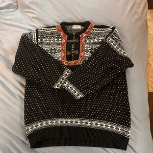 Norwegian Design - Nordic Patterned Black and White Women's Sweater